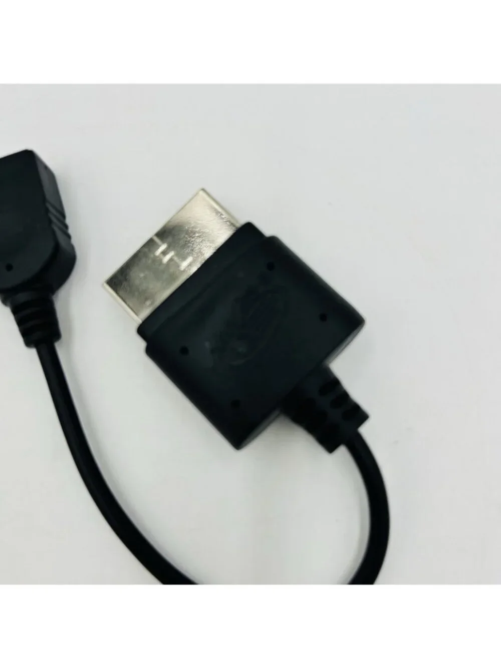 Mad Catz Xbox 360 to Sony Playstation AV Cable Adapter